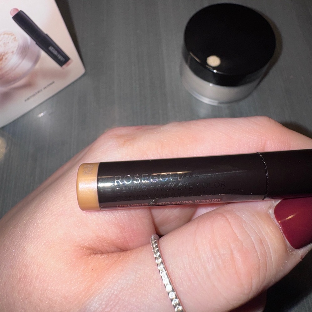 Laura Mercier Artistry Icons Setting Powder and Rosegold Caviar Stick - Picture 5 of 6